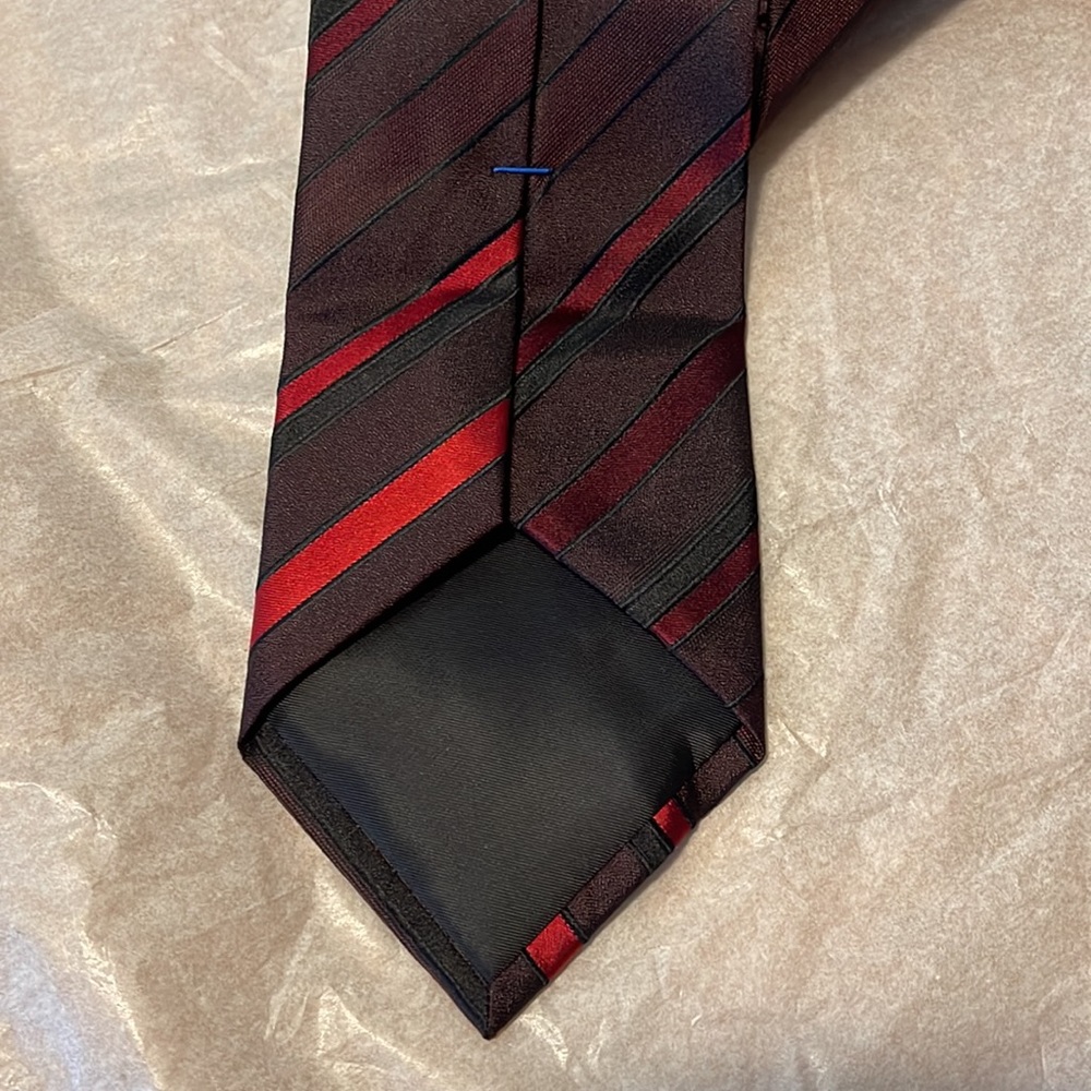 Used tie - Picture 10 of 11
